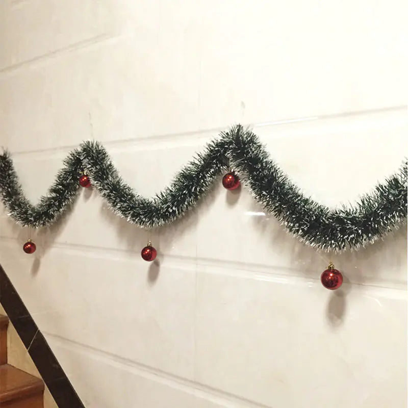 Christmas Garland for Holiday Décor | Elegant, Durable, and Festive | 2m Strip with Bowknot & Ball Design Options